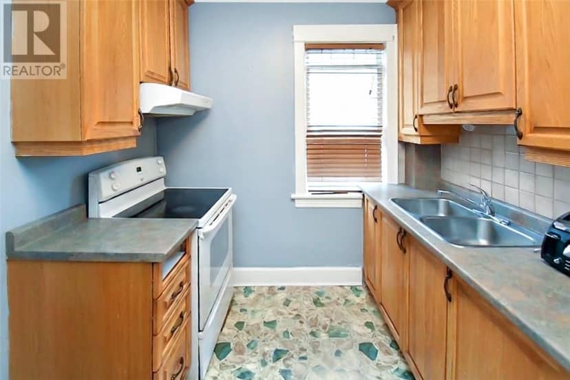 320 Nelson Street — photo 16 of 40