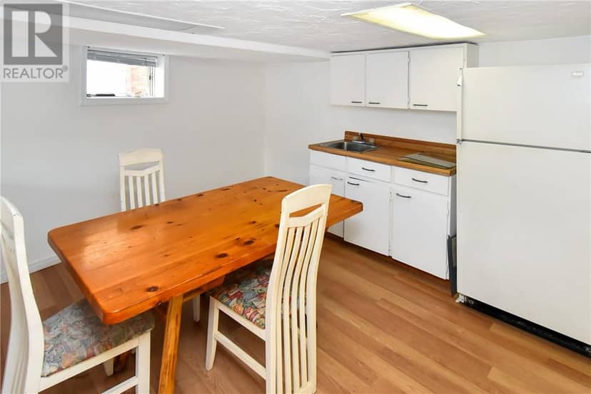 320 Nelson Street — photo 27 of 40
