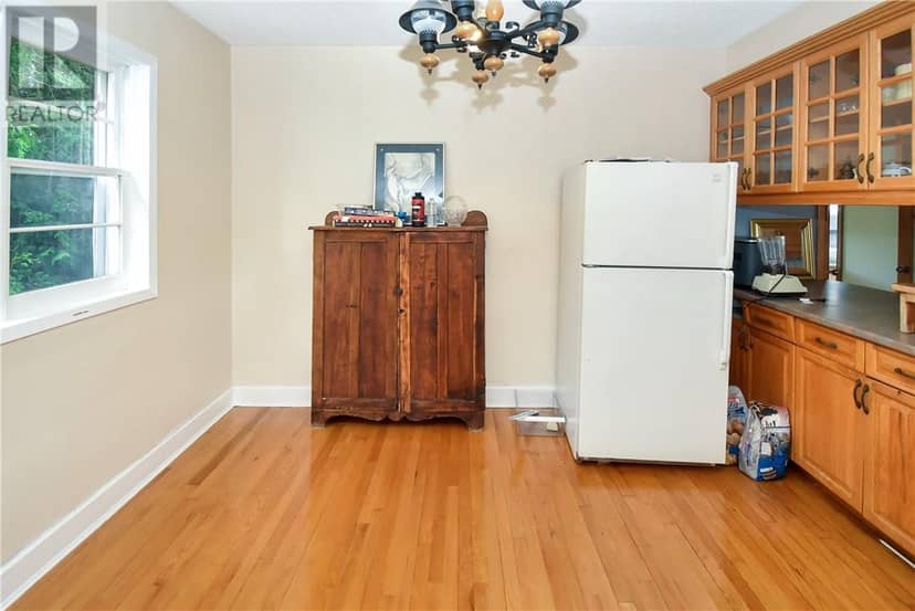 320 Nelson Street — photo 34 of 40