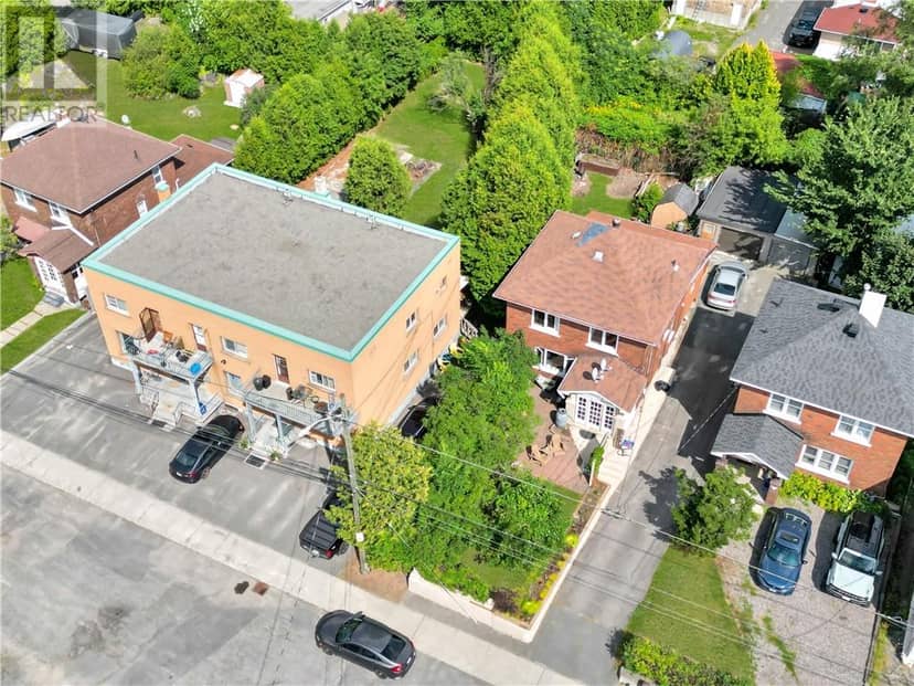 320 Nelson Street — photo 7 of 40