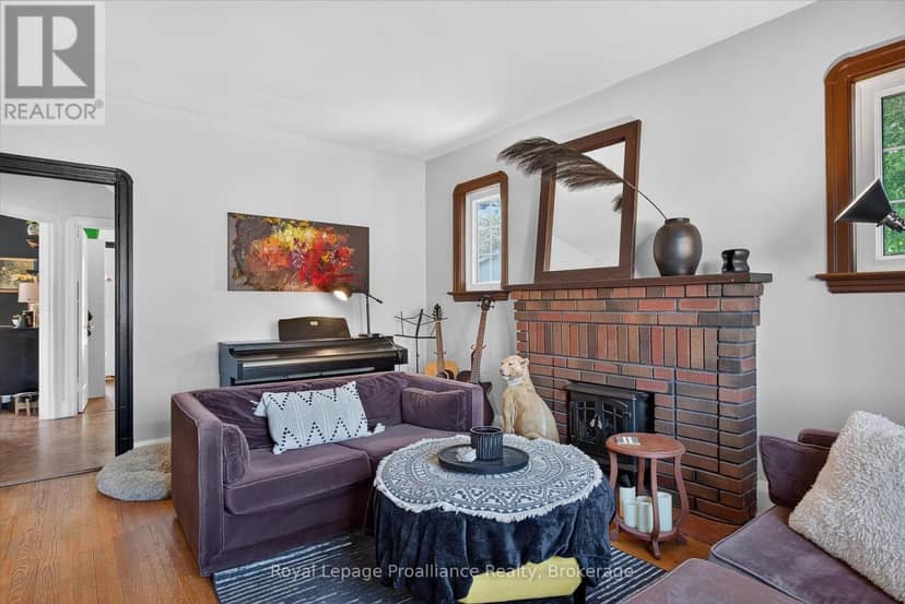 71 Lansdowne Street W — photo 6 of 40