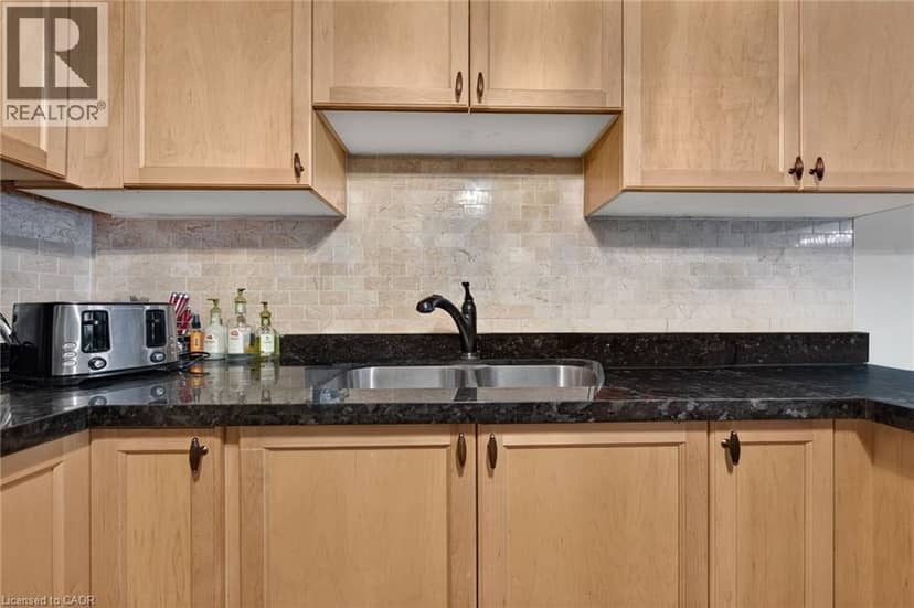 47 HANNON Crescent — photo 10 of 36
