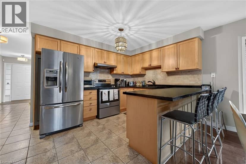 47 HANNON Crescent — photo 11 of 36