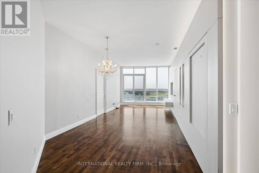 PH4 - 218 Queens Quay W — photo 11 of 40