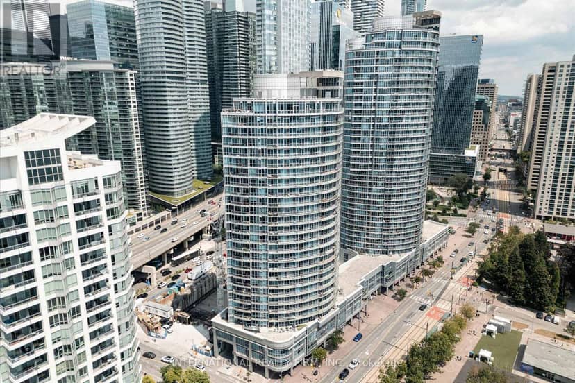 PH4 - 218 Queens Quay W — photo 5 of 40