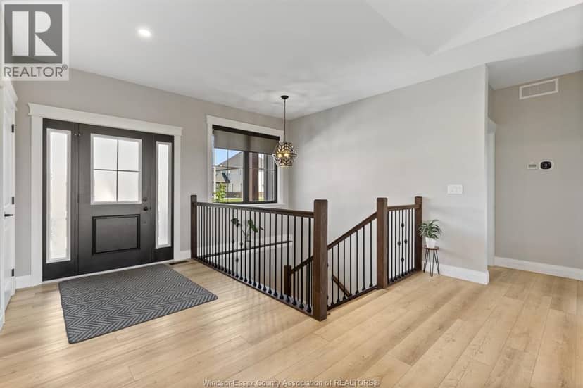 4422 Belmont — photo 4 of 31