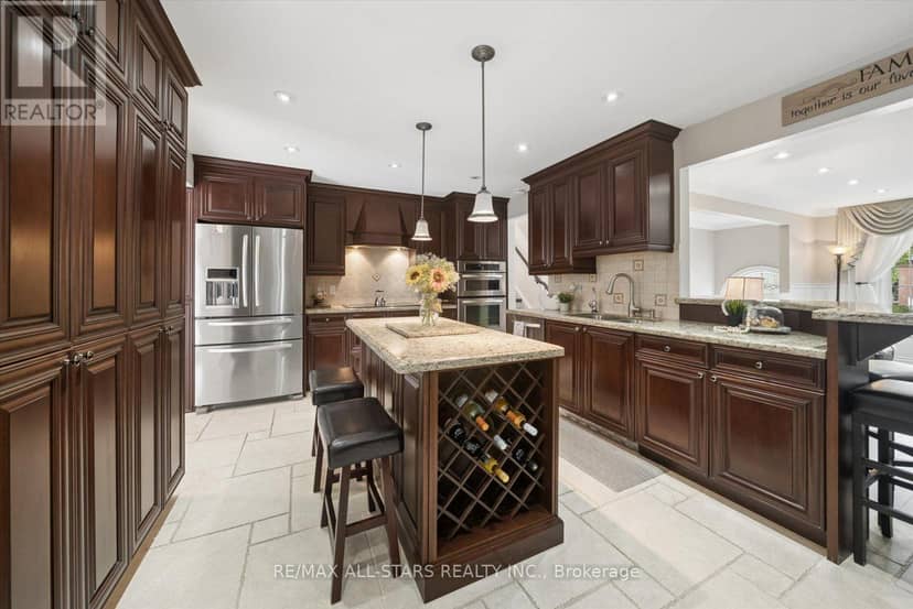 31 Crown Crescent — photo 14 of 40