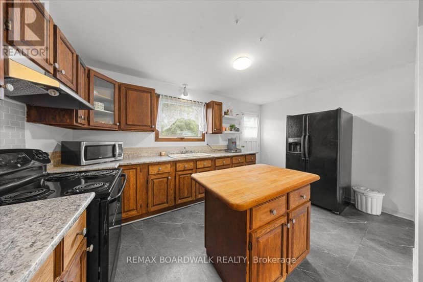 1864 Lenester Avenue W — photo 12 of 40