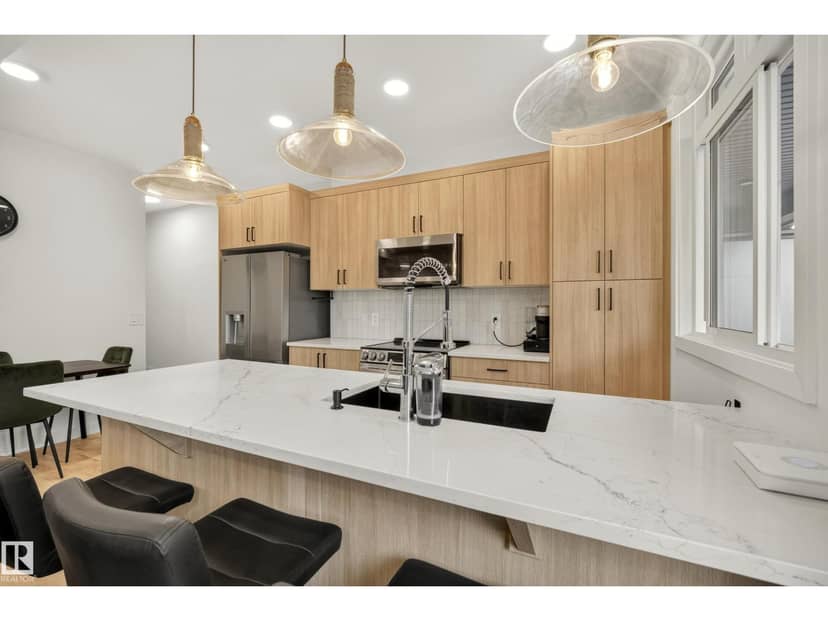 #53 16231 19 AV SW — photo 12 of 34
