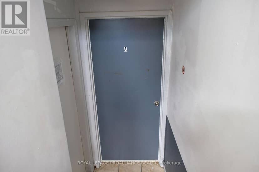 60 Wallbridge Crescent — photo 7 of 40