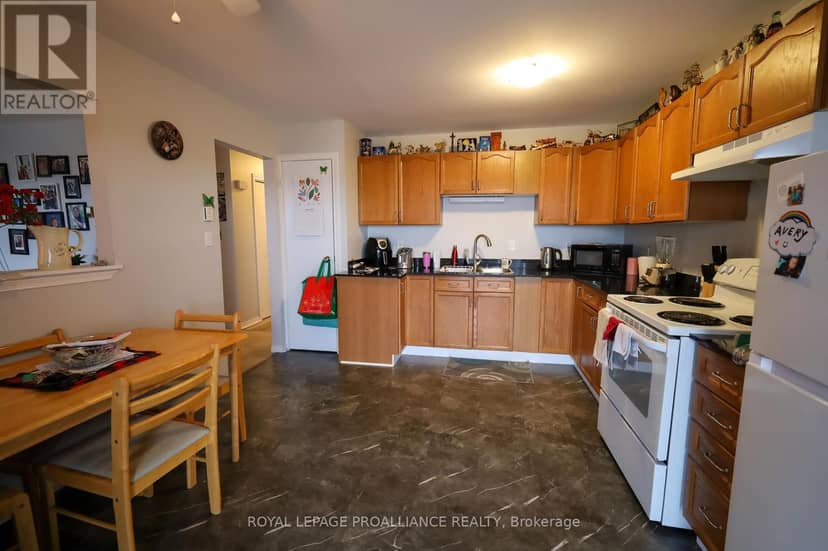 60 Wallbridge Crescent — photo 30 of 40