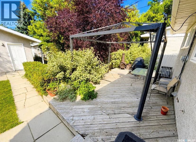 204 Brownlee STREET — photo 23 of 26