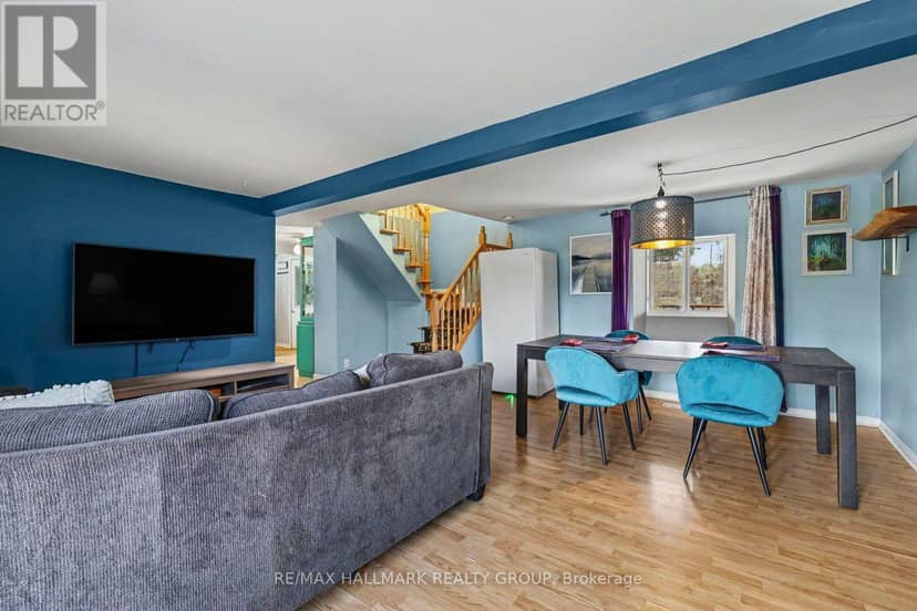 8784 15 Highway — photo 7 of 40