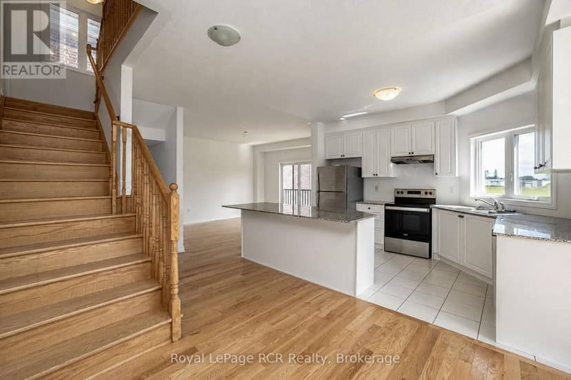 444 Vandusen Avenue — photo 12 of 33