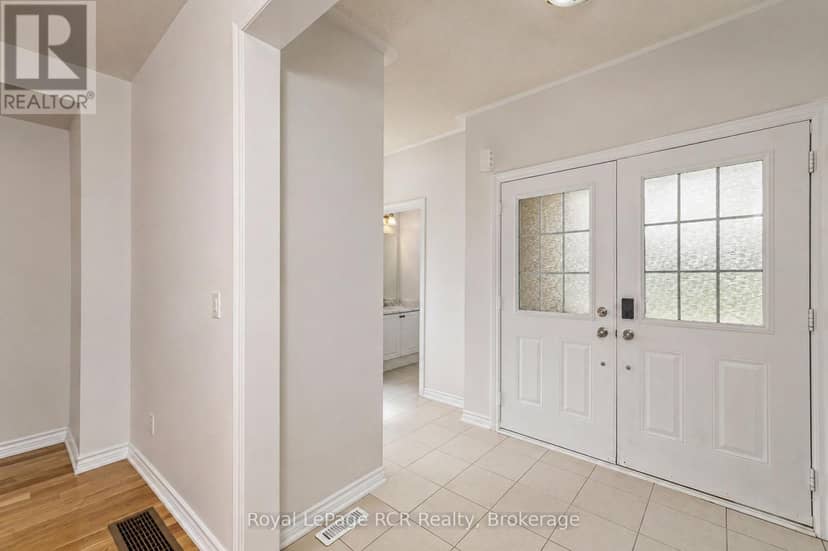 444 Vandusen Avenue — photo 4 of 33