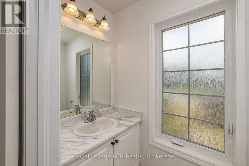 444 Vandusen Avenue — photo 6 of 33