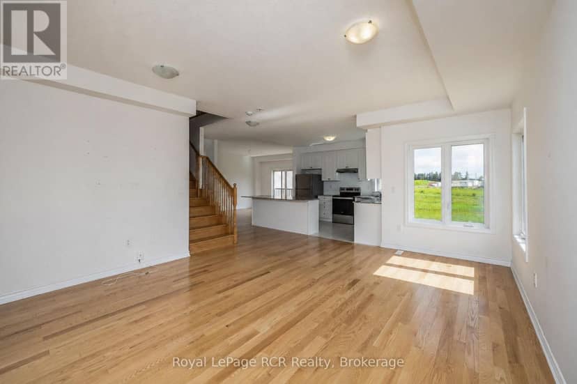 444 Vandusen Avenue — photo 9 of 33