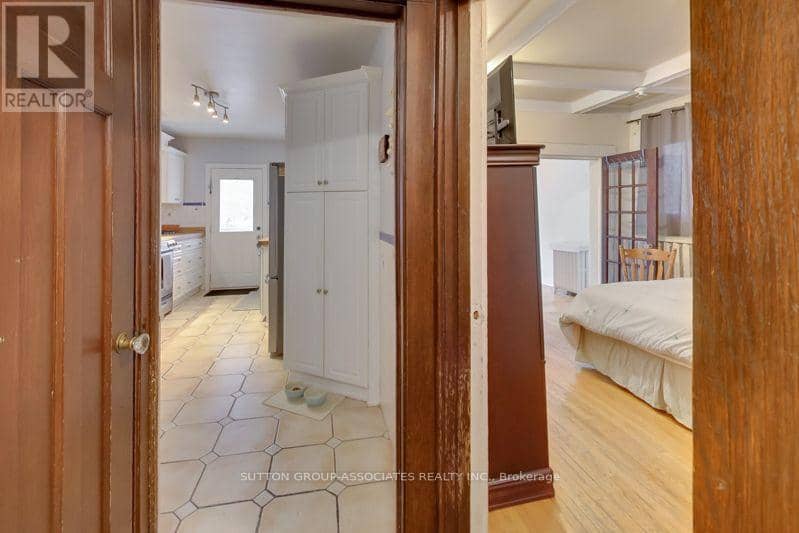 131 Lauder Avenue — photo 6 of 40
