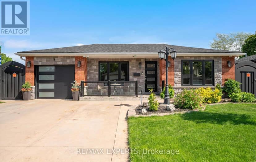 7 Goodwood Road — photo 2 of 40