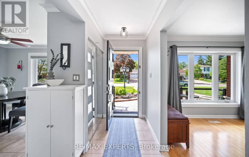 7 Goodwood Road — photo 3 of 40