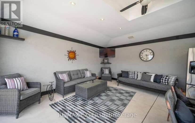 7 Goodwood Road — photo 39 of 40