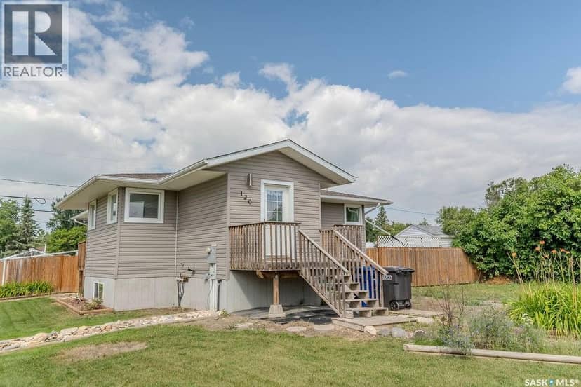 120 1st STREET N, Wakaw, photo 2
