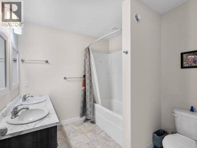 21-92 Iskoot Crescent — photo 18 of 29