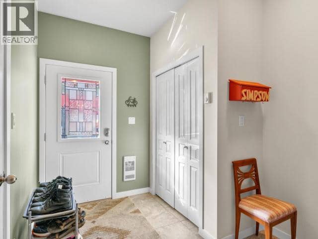 21-92 Iskoot Crescent — photo 3 of 29