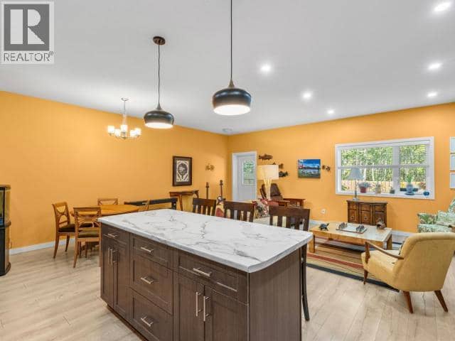 21-92 Iskoot Crescent — photo 8 of 29