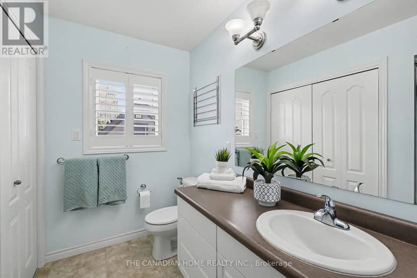 219 Picton Street E — photo 16 of 36