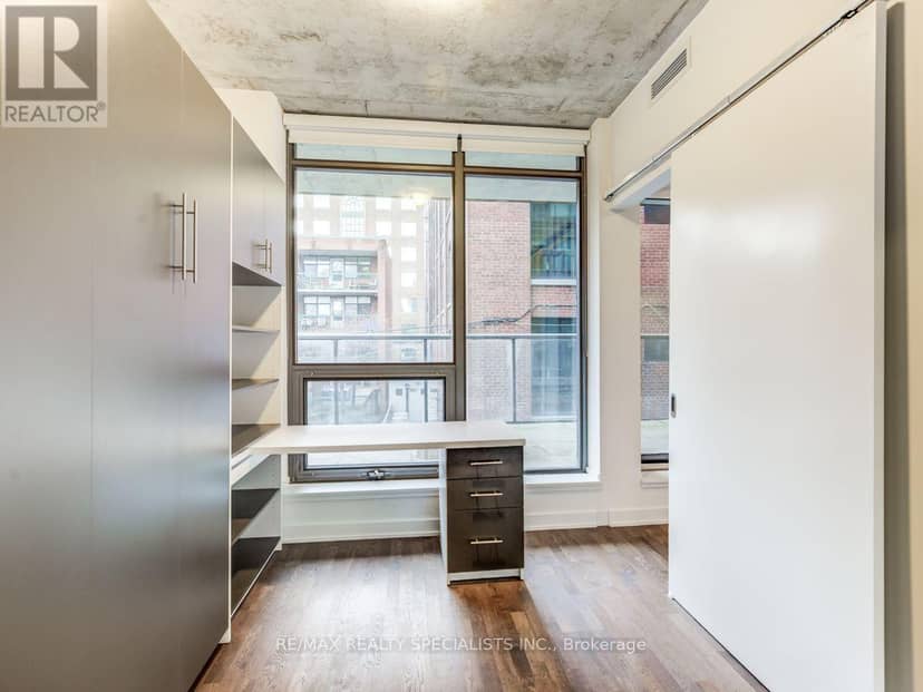 304 - 15 Beverley Street — photo 14 of 21