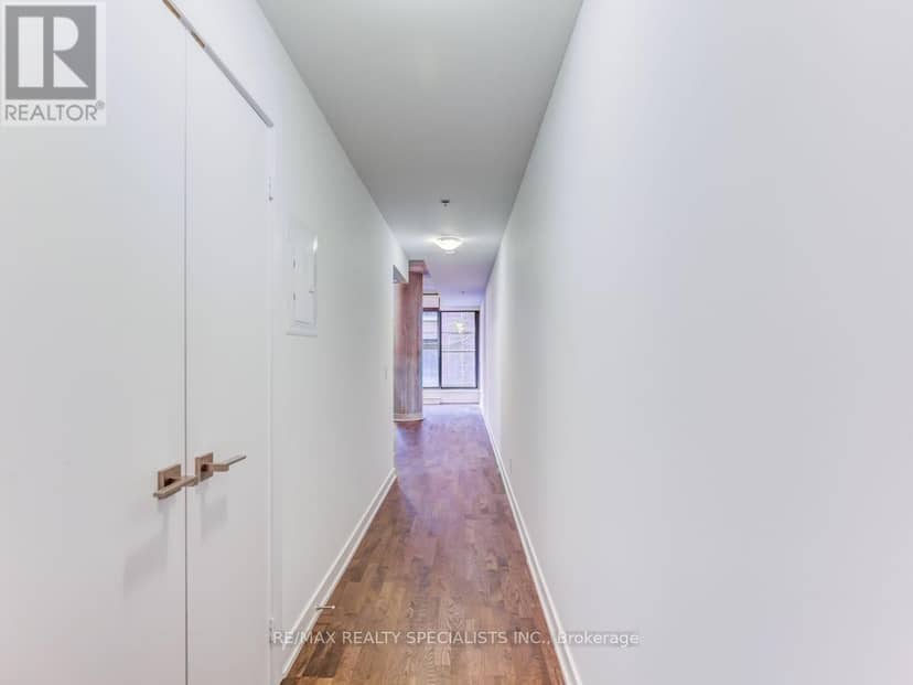 304 - 15 Beverley Street — photo 2 of 21