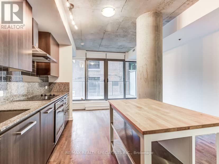 304 - 15 Beverley Street — photo 3 of 21