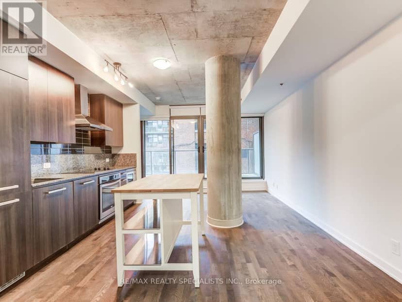304 - 15 Beverley Street — photo 4 of 21