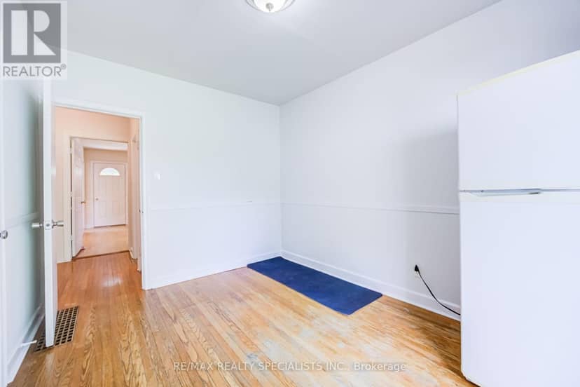 47 Singleton Road — photo 15 of 40