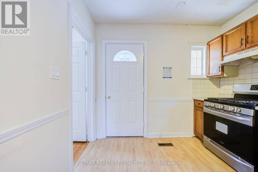 47 Singleton Road — photo 4 of 40