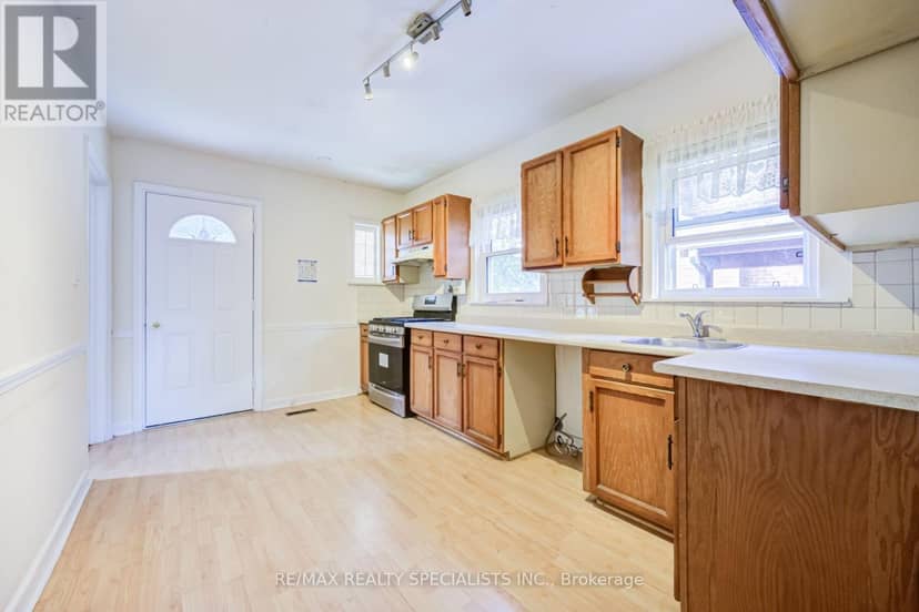 47 Singleton Road — photo 6 of 40