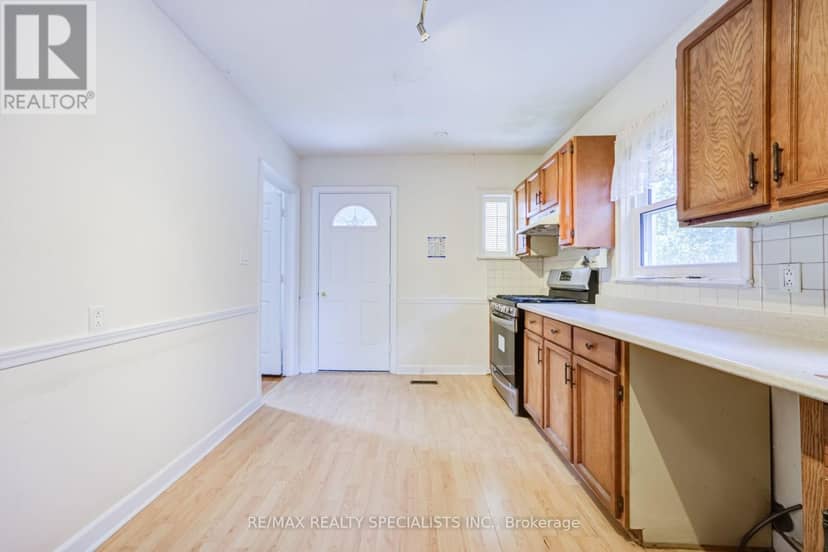 47 Singleton Road — photo 7 of 40