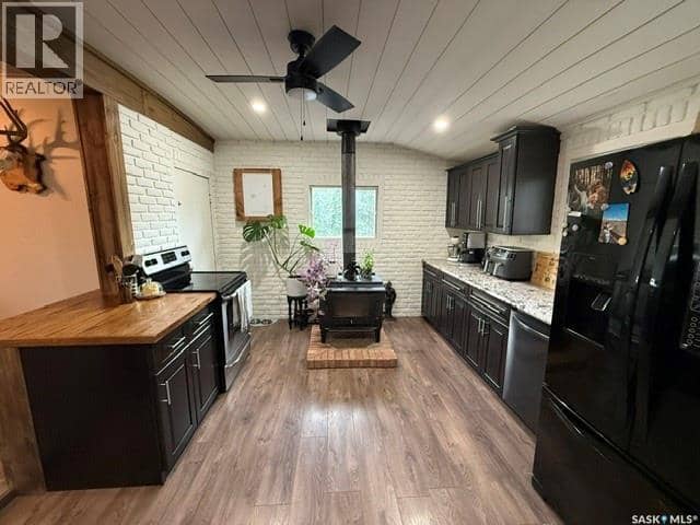 209 First STREET — photo 16 of 32