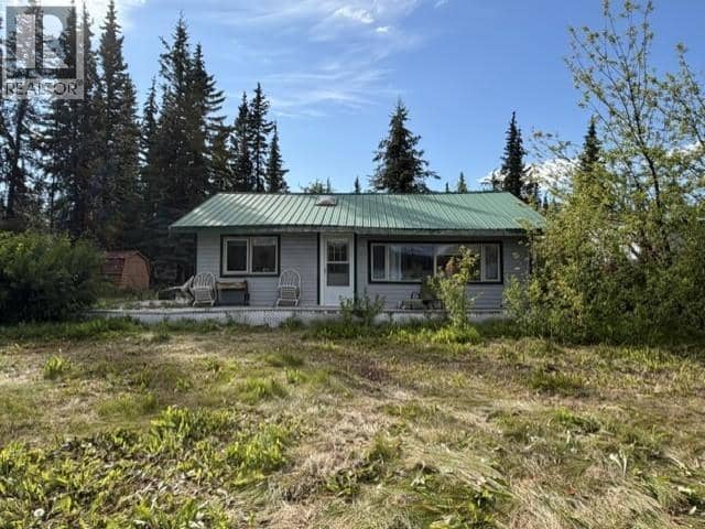22 Tagish River Road — photo 2 of 10