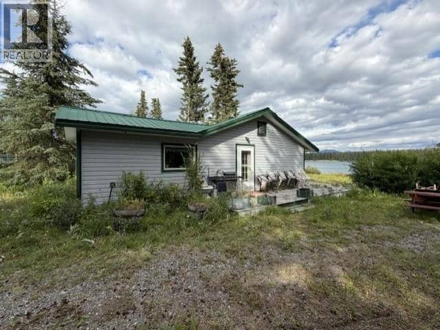 22 Tagish River Road — photo 3 of 10