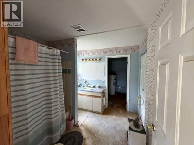 22 Tagish River Road — photo 6 of 10
