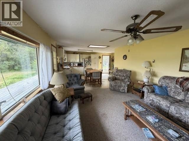22 Tagish River Road — photo 8 of 10