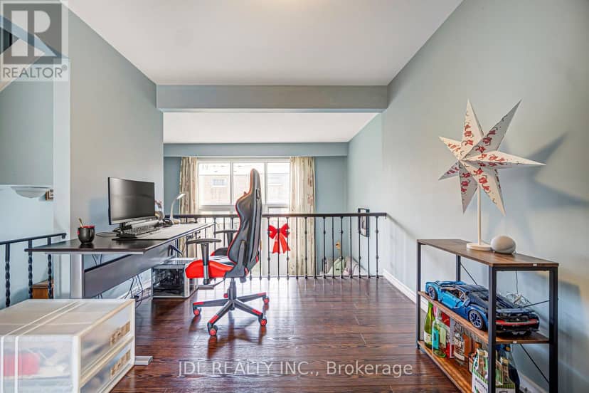 33 - 100 Bridletowne Circle — photo 17 of 40