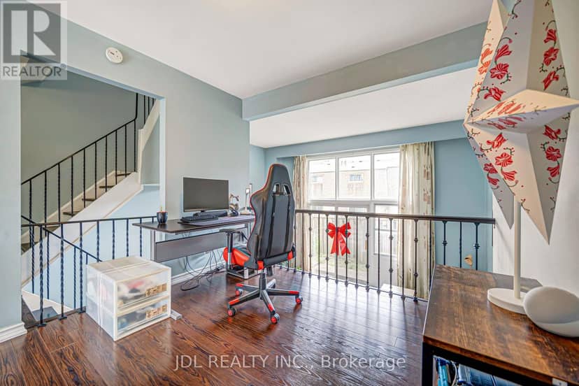 33 - 100 Bridletowne Circle — photo 18 of 40