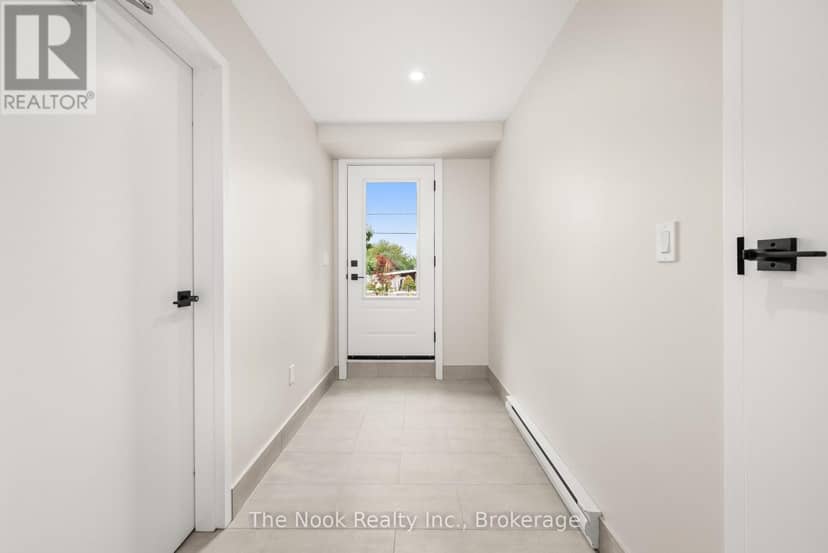 153 Elizabeth Crescent N — photo 36 of 40