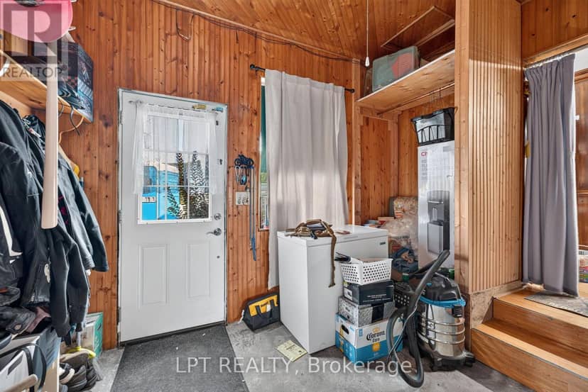 8349 Ravenswood Line, Lambton Shores, photo 7
