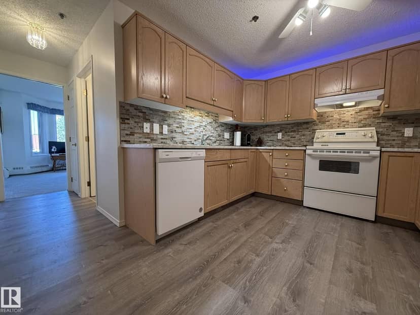 #102 10903 21 AV NW, Edmonton, photo 7