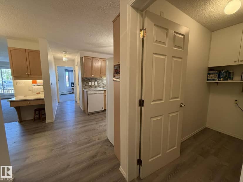 #102 10903 21 AV NW, Edmonton, photo 2