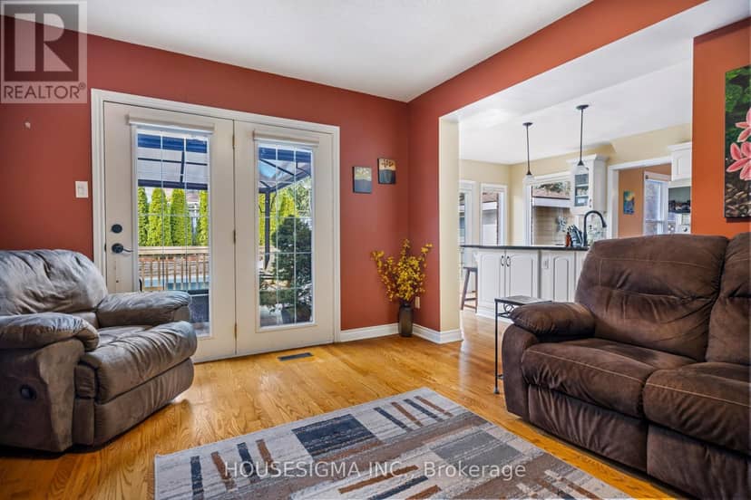 18 Jennifer Gardens — photo 12 of 40